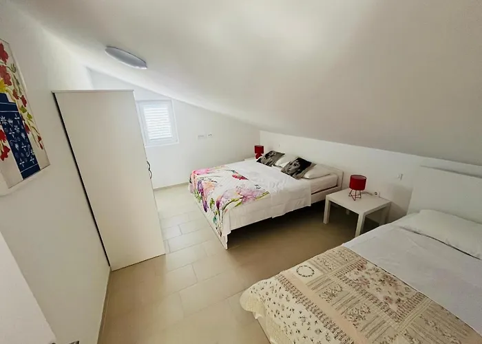 Apartamento By The Sea Susica, - 25080